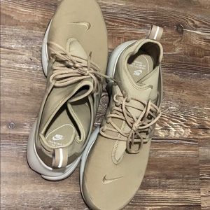 Women’s Nike Presto Shoes - size 12
